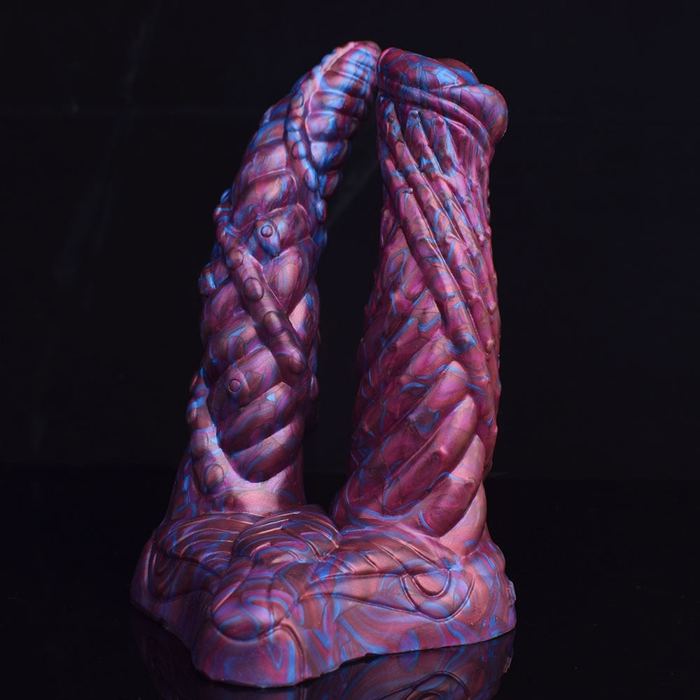 Doppio dildo mostruoso