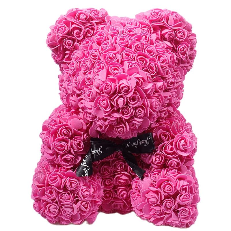 BEAR IN ROSES