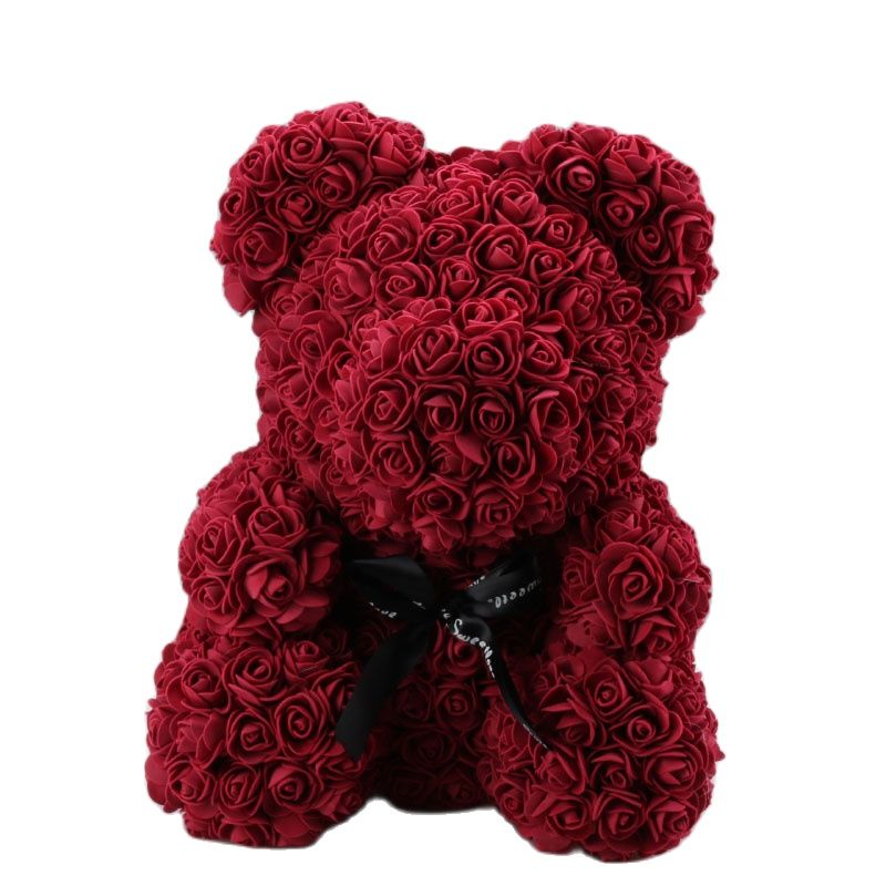 BEAR IN ROSES